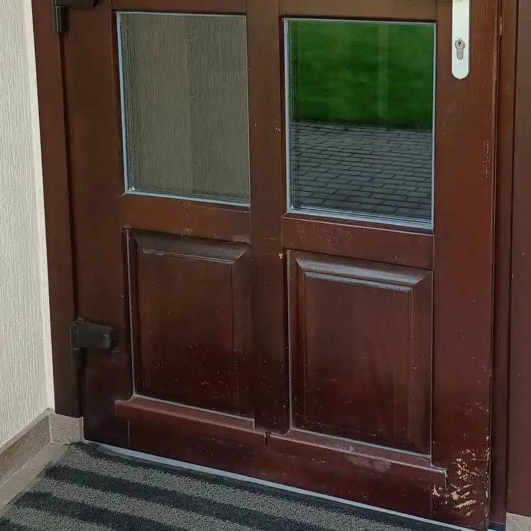 До реставрации деревянной двери