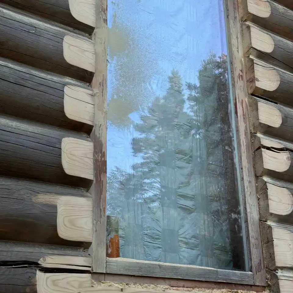 До реставрации деревянного окна